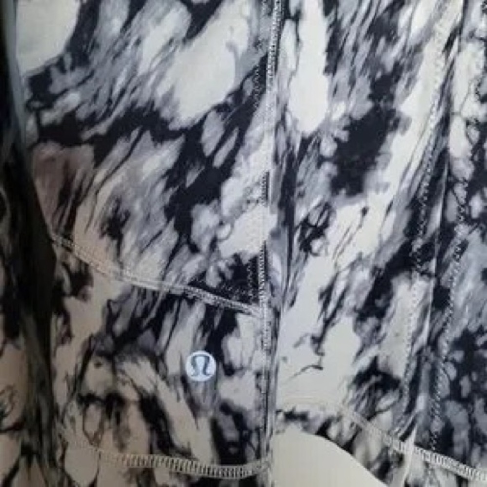Women's Black & White Marble-Print Zip Jacket - Picture 3 of 5